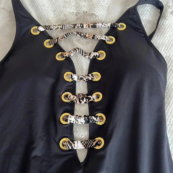 BleuRod Beattie Walk On The Wild Side Lace Down One Piece - Picture 7 of 12